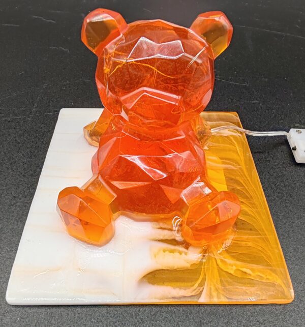 bear-lumineux-ours-support-smartphone-orange-blanc-résine-epoxy
