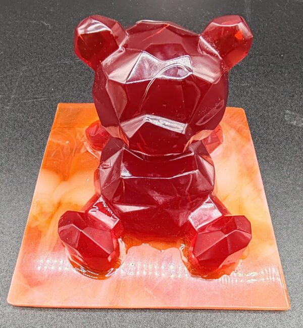 bear-lumineux-ours-support-smartphone-rouge-blanc-résine-epoxy