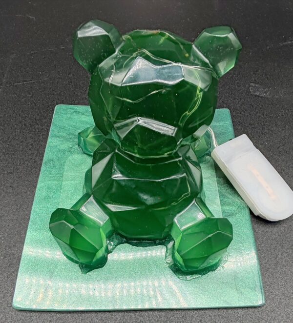 bear-lumineux-ours-support-smartphone-vert-blanc-résine-epoxy