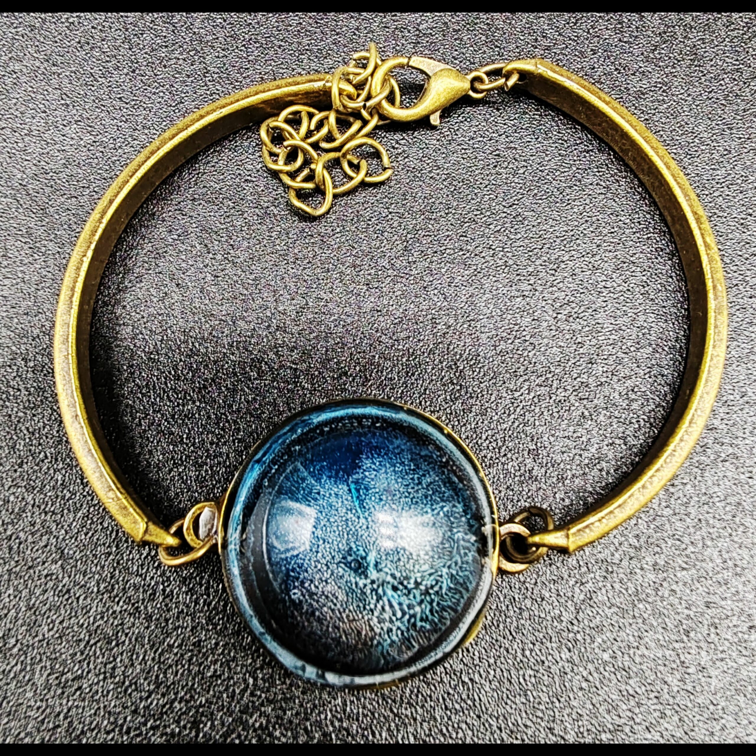 bracelet-résine-epoxy-bleu-dark-cuivré-pièce-unique-fait-main