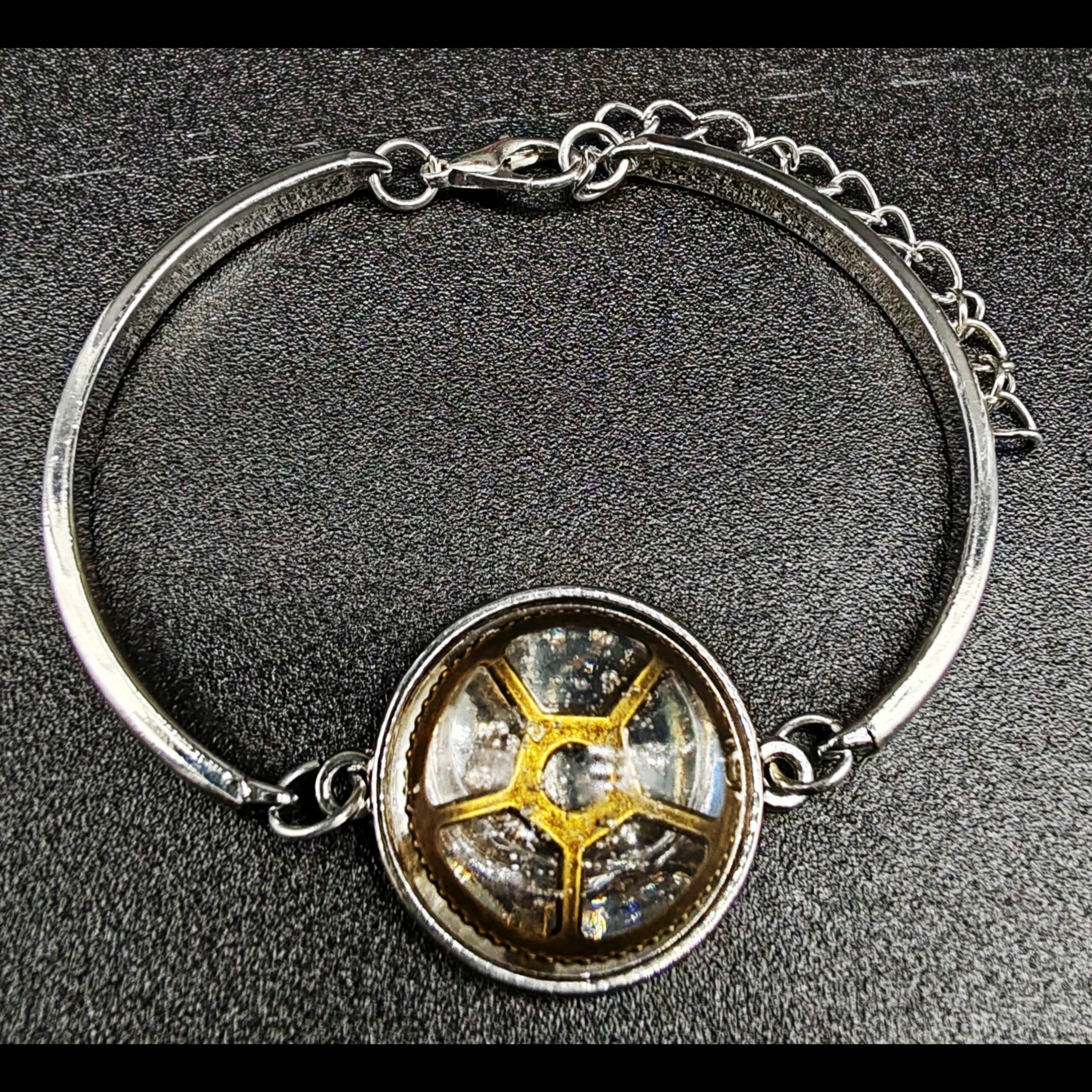 bracelet-résine-epoxy-rouage-engrenage-steampunk-argenté