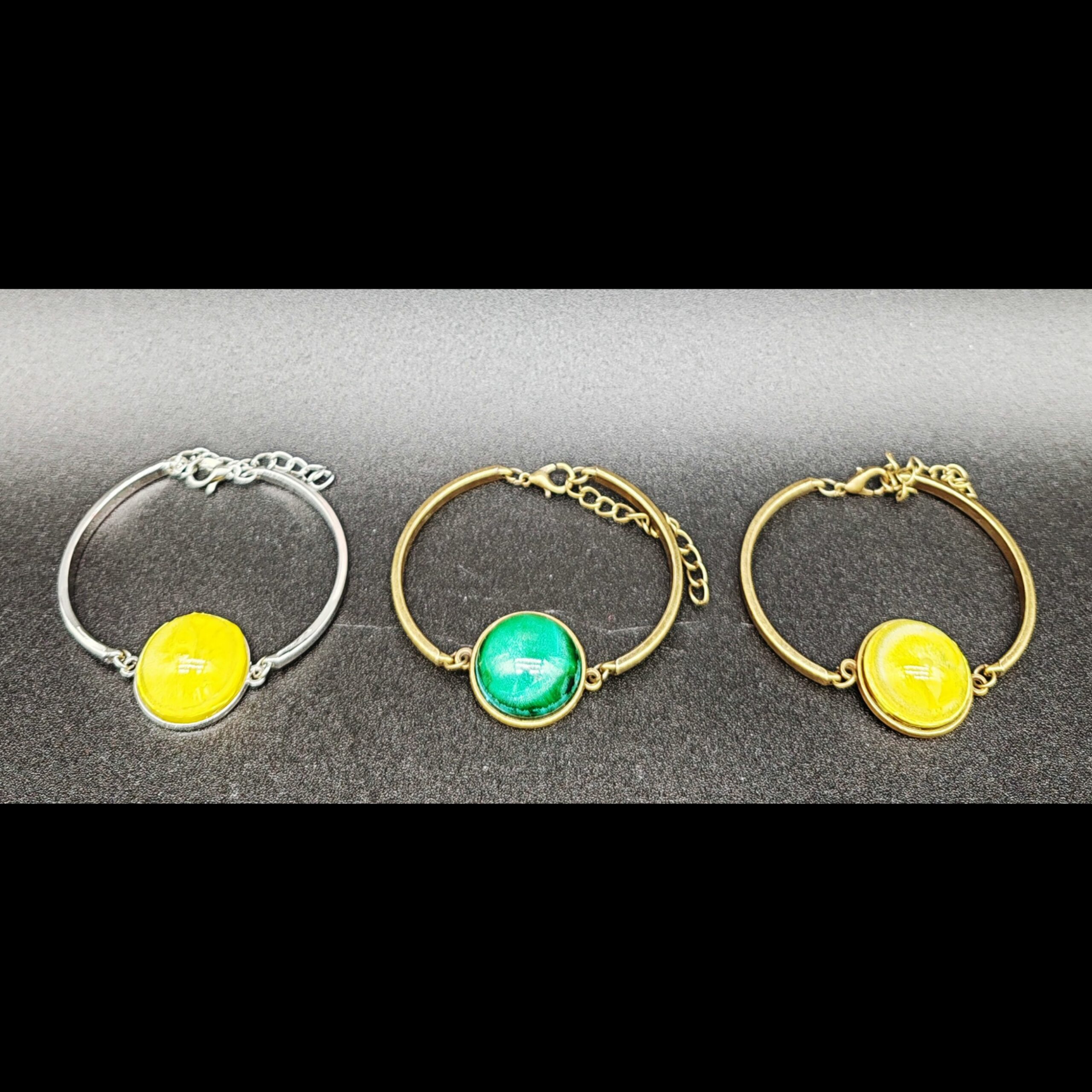 gamme-bracelets-résine-epoxy-jaune-vert-argenté-cuivré