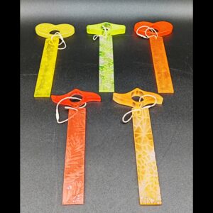 kit-lecture-bloque-page-marque-page-coeur-patte-trèfle-géo-feuille-reptile-résine-epoxy-jaune-jaune-fluo-blanc-perle-orange
