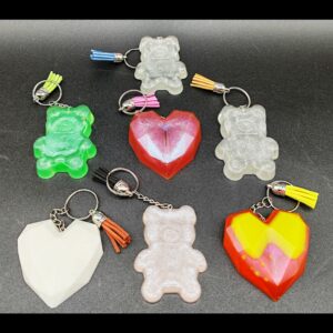 porte-clé-ours-coeur-résine-epoxy-blanc-opaque-perle-argenté-vert-cristal-jaune-rouge-rose-holographique-pompon-bleu-beige-jaune-marron-noir-vert-rose