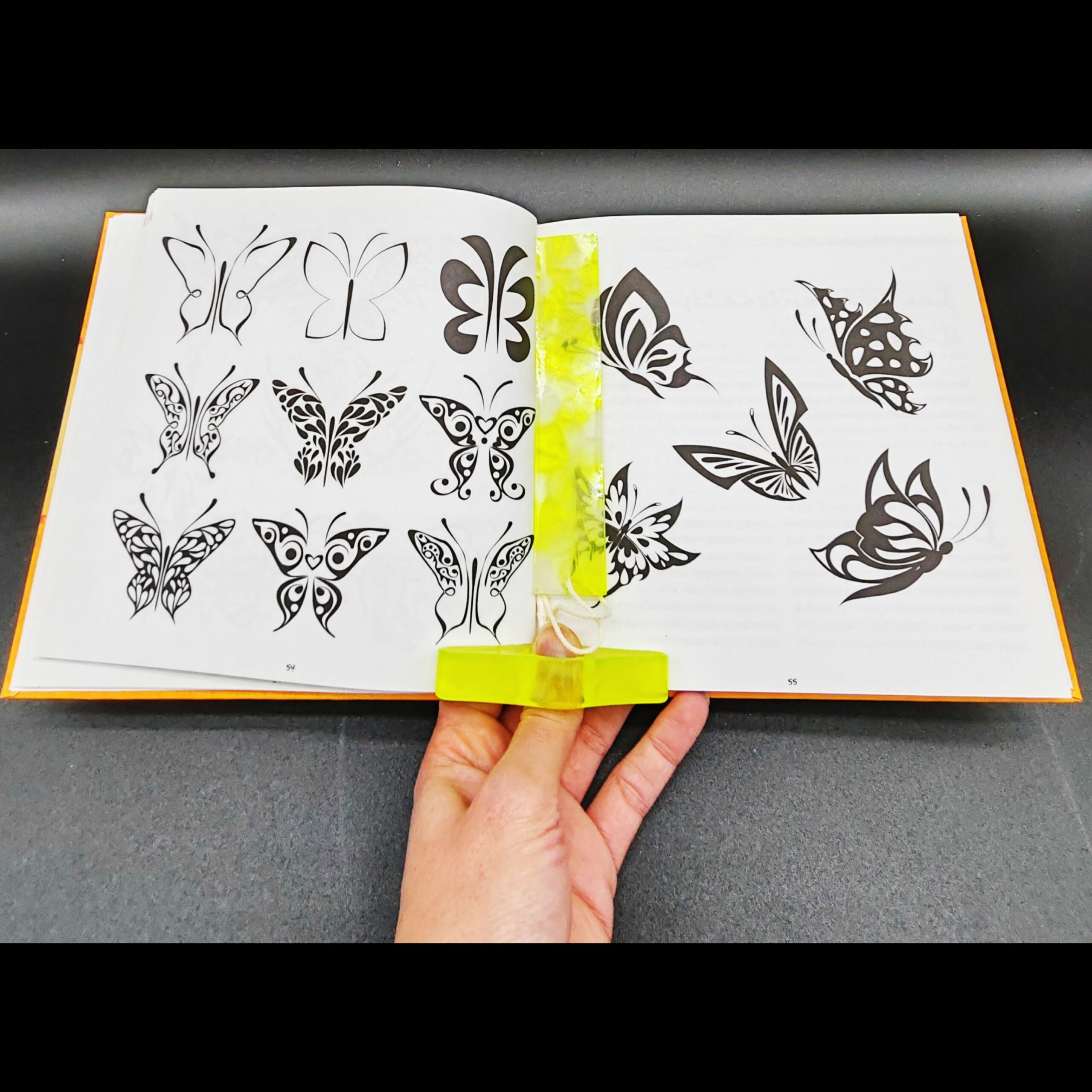 kit-lecture-bloque-page-marque-page-coeur-patte-trèfle-géo-feuille-reptile-résine-epoxy-jaune-jaune-fluo-blanc-perle-orange-utilisation