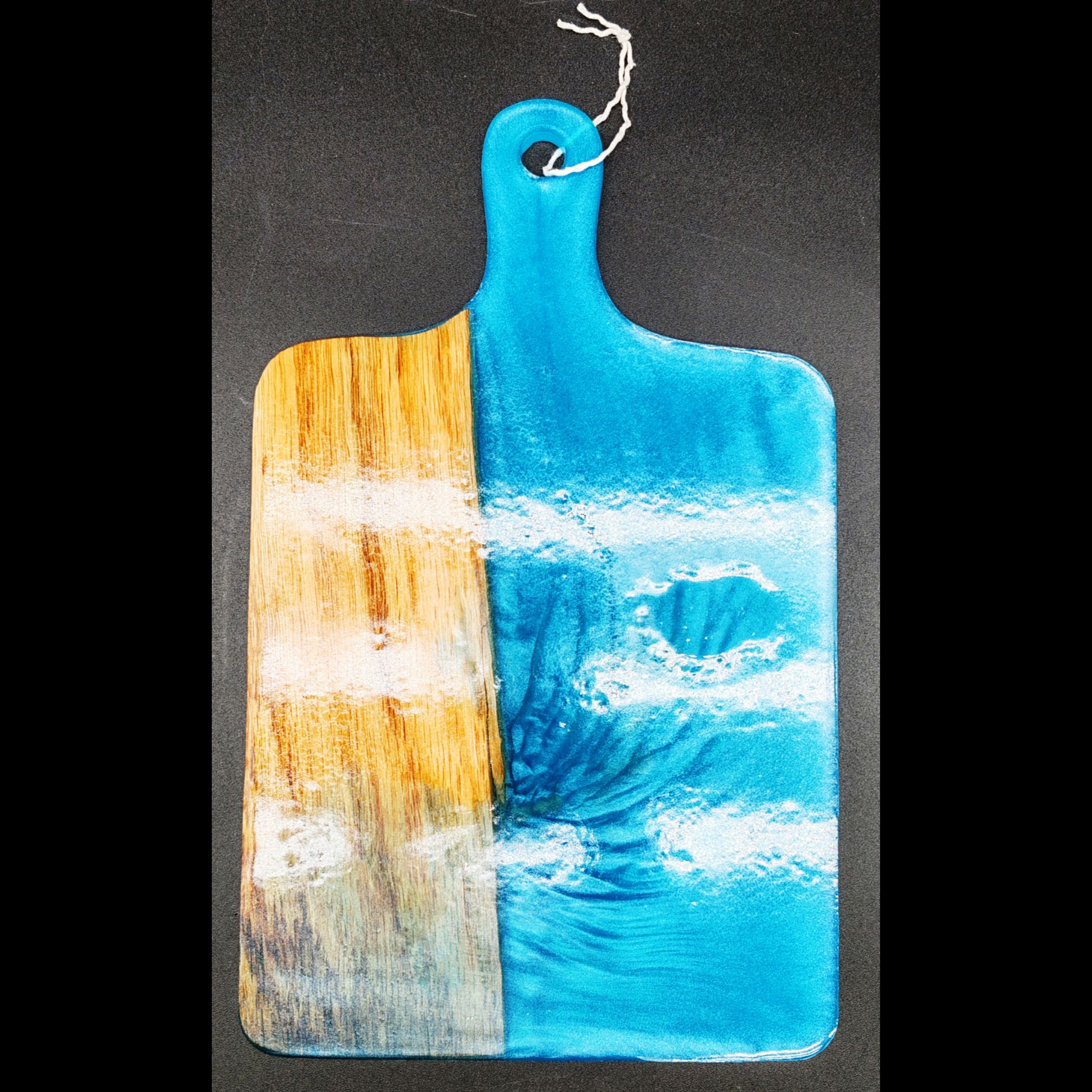 planche-apéro-bois-platane-résine-epoxy-bleu