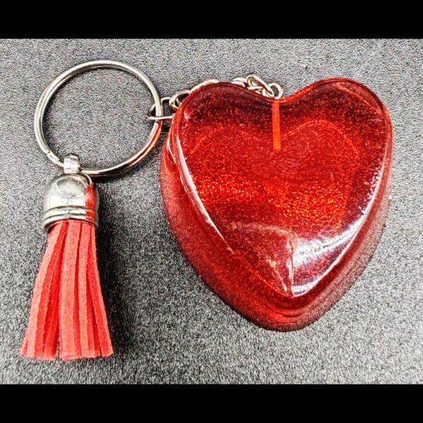 porte-clé-coeur-résine-epoxy-rouge-cristal-pompon-rouge