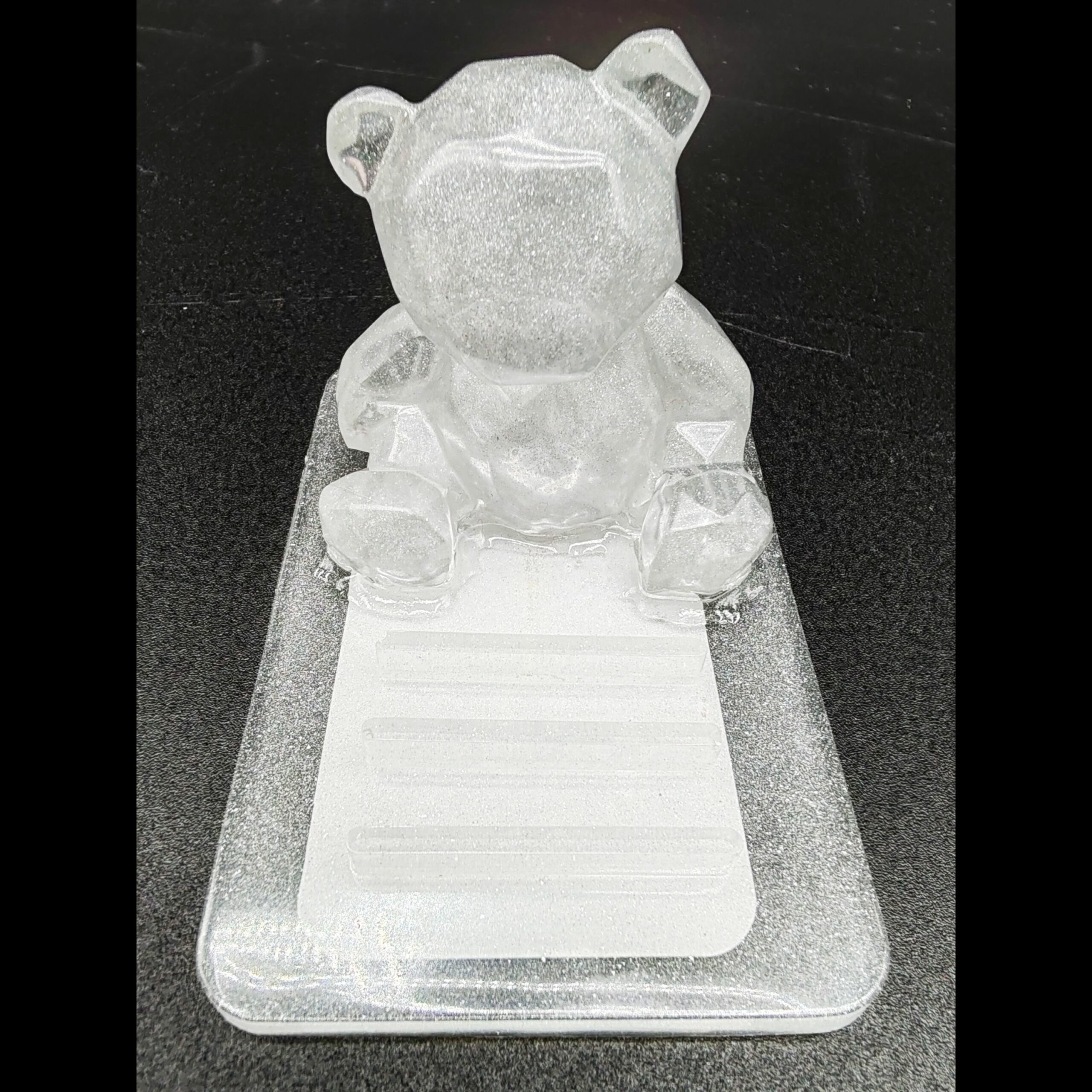 support-smartphone-ours-résine-epoxy-argenté-blanc
